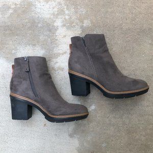 Dr Scholls Foe gray leather ankle boot